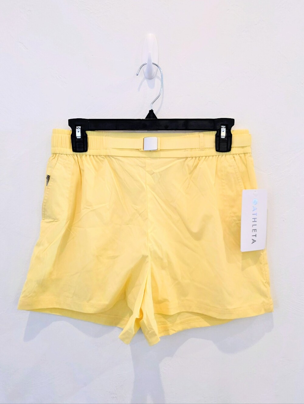 NWT Athleta Highland High Rise 3.5" Utility Shorts Yellow – Size SMALL
